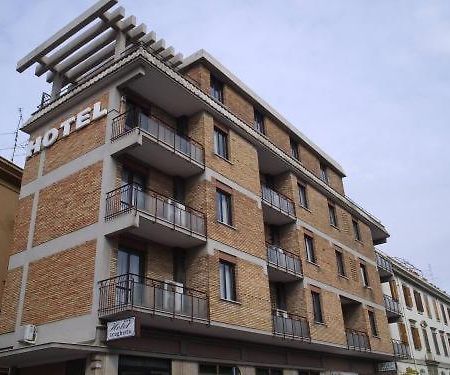 Hotel Traghetto Civitavecchia Esterno foto