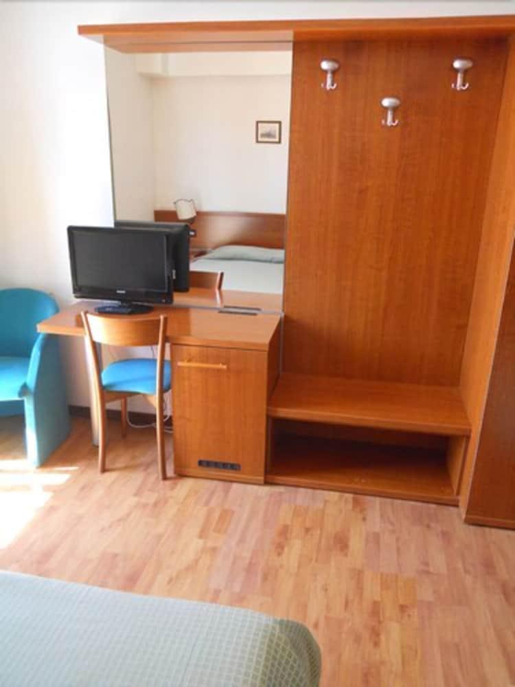 Hotel Traghetto Civitavecchia Esterno foto