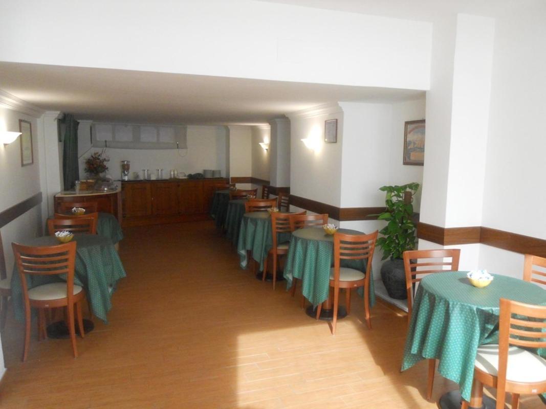 Hotel Traghetto Civitavecchia Esterno foto