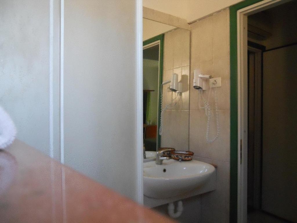 Hotel Traghetto Civitavecchia Esterno foto