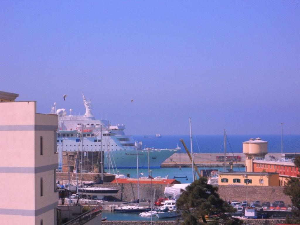Hotel Traghetto Civitavecchia Esterno foto