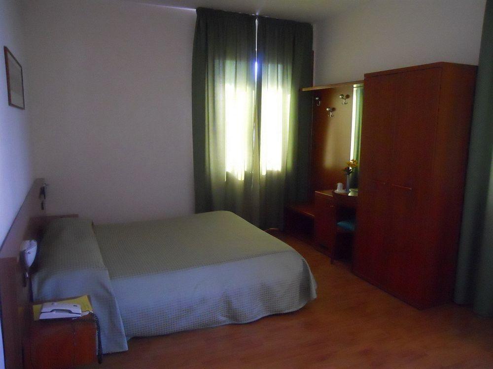 Hotel Traghetto Civitavecchia Esterno foto