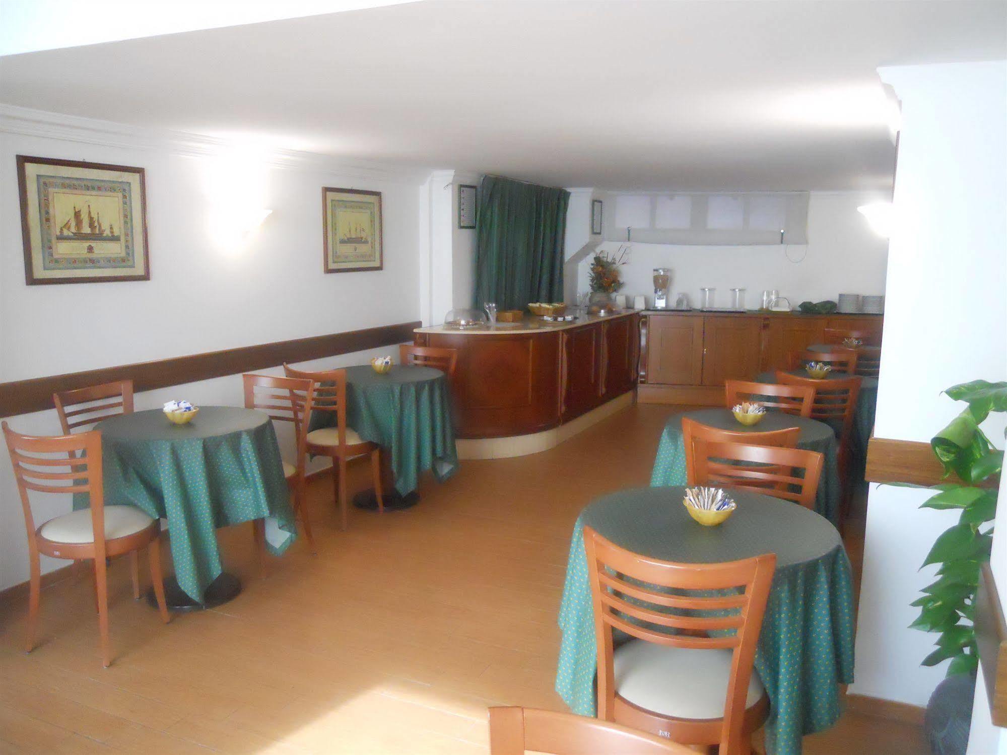 Hotel Traghetto Civitavecchia Esterno foto